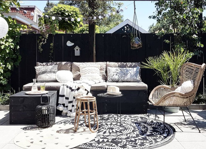 Fan van zwart? Zo verwerk je zwarte accenten in je tuin!