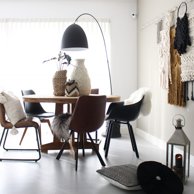 Budget shopping: 24 zwarte eetkamerstoelen onder €100