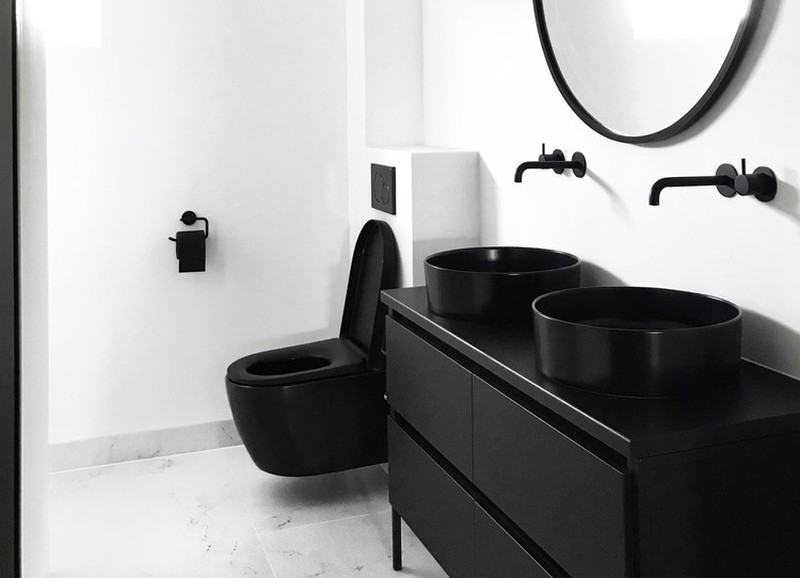 Je moet het maar durven: een zwarte toiletpot