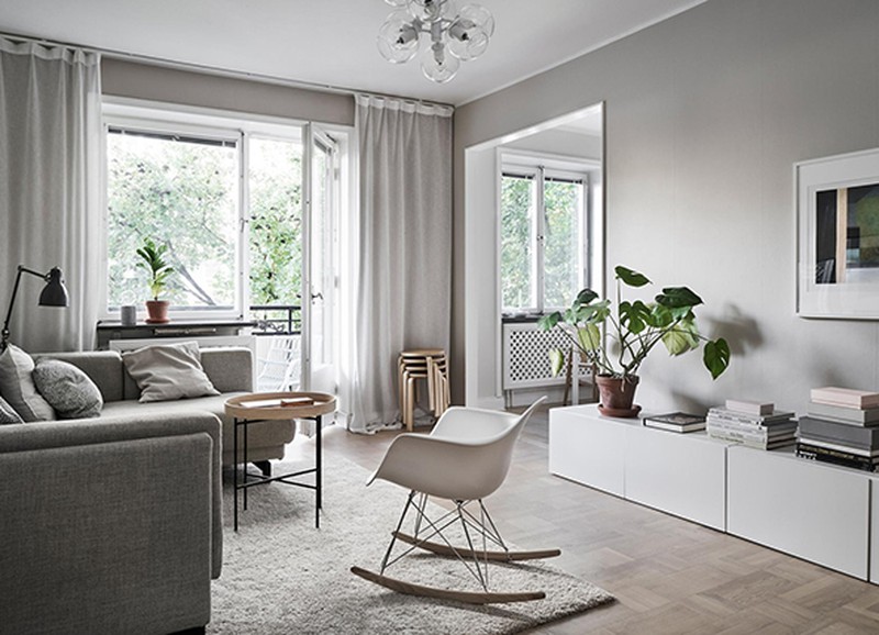 Binnenkijken in dit monotone interieur met rustige kleuren