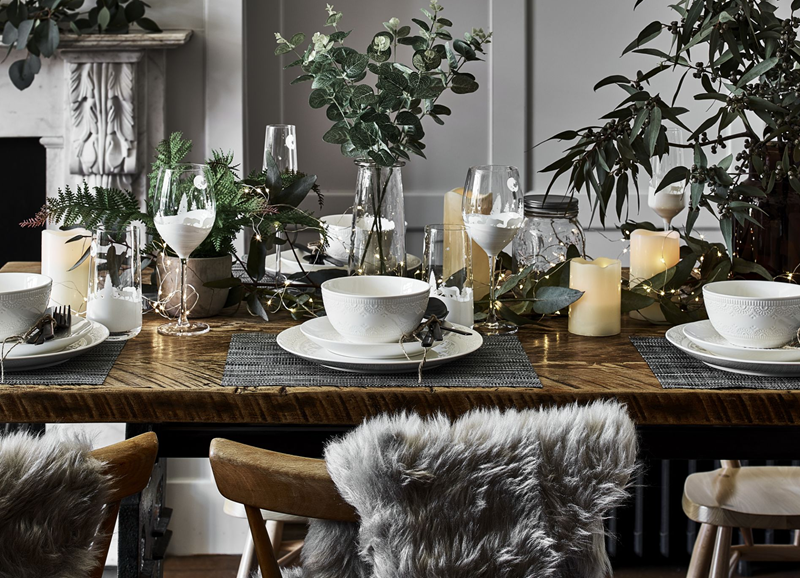 24 musthaves om de eettafel te stylen voor een dinerfeestje
