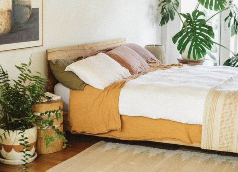 Geel in de slaapkamer, zo stijlvol kan dit zijn