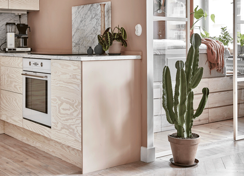 Prachtig licht interieur met oudroze accenten