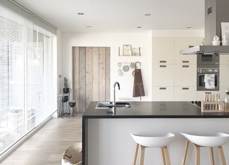 Interieurs met een bar in de keuken