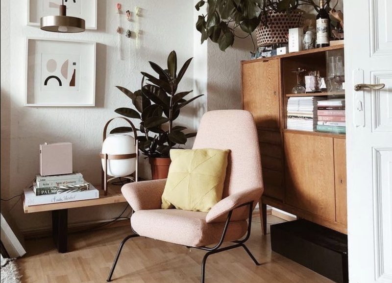 Zo combineer je een roze fauteuil in je interieur