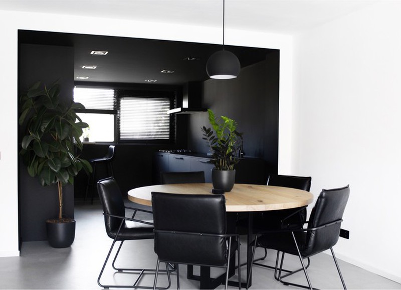 Geheel zwart interieur saai: dit interieur bewijst het tegendeel!