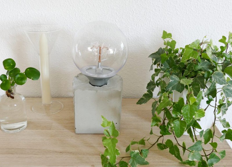 DIY: industrieel lampje van beton